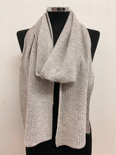 Load image into Gallery viewer, Tuck Stitch Scarf