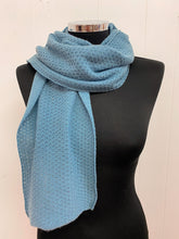 Load image into Gallery viewer, Tuck Stitch Scarf
