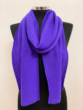 Load image into Gallery viewer, Tuck Stitch Scarf