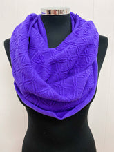 Load image into Gallery viewer, Lambswool Diamond Snood