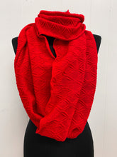 Load image into Gallery viewer, Lambswool Diamond Snood