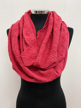 Load image into Gallery viewer, Lambswool Diamond Snood