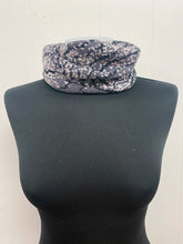 Load image into Gallery viewer, Contour Snood - Short