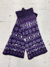 Load image into Gallery viewer, Aunty Mays Fair Isle Wrist Warmers