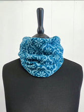 Load image into Gallery viewer, Lizzie&#39;s Fair Isle Snood
