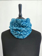 Load image into Gallery viewer, Lizzie's Fair Isle Snood