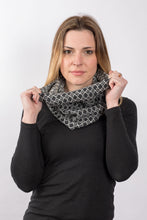 Load image into Gallery viewer, Mabel&#39;s Diamond Snood
