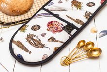 Load image into Gallery viewer, Sarah Leask Oven Gloves - Sea Treasures
