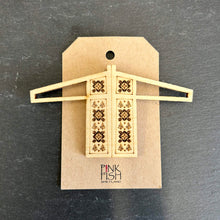 Load image into Gallery viewer, Pink Fish Jumper Board Brooch
