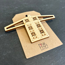 Load image into Gallery viewer, Pink Fish Jumper Board Brooch
