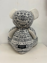 Load image into Gallery viewer, Rasmie o&#39; Burwick - Burra Bear
