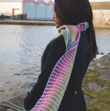 Load image into Gallery viewer, Aamos Honey Scarf - Coral
