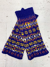 Load image into Gallery viewer, Aunty Mays Fair Isle Wrist Warmers
