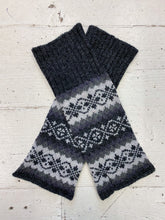 Load image into Gallery viewer, Funky Fair Isle Wrist Warmers
