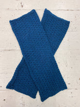 Load image into Gallery viewer, Tuck Stitch Wrist Warmers
