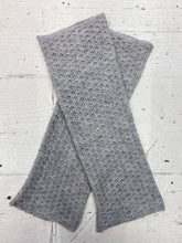 Load image into Gallery viewer, Tuck Stitch Wrist Warmers
