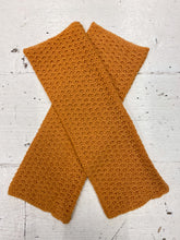 Load image into Gallery viewer, Tuck Stitch Wrist Warmers
