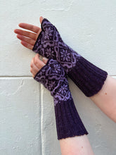 Load image into Gallery viewer, Lizzie&#39;s Fair Isle Wrist Warmers
