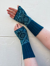 Load image into Gallery viewer, Lizzie&#39;s Fair Isle Wrist Warmers
