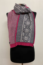 Load image into Gallery viewer, Vintage Fair Isle Border Scarf
