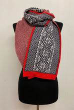 Load image into Gallery viewer, Vintage Fair Isle Border Scarf
