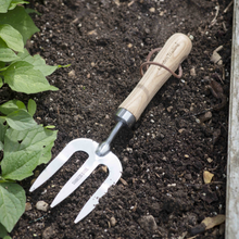 Load image into Gallery viewer, Garden Trading - Hawkesbury Hand Fork

